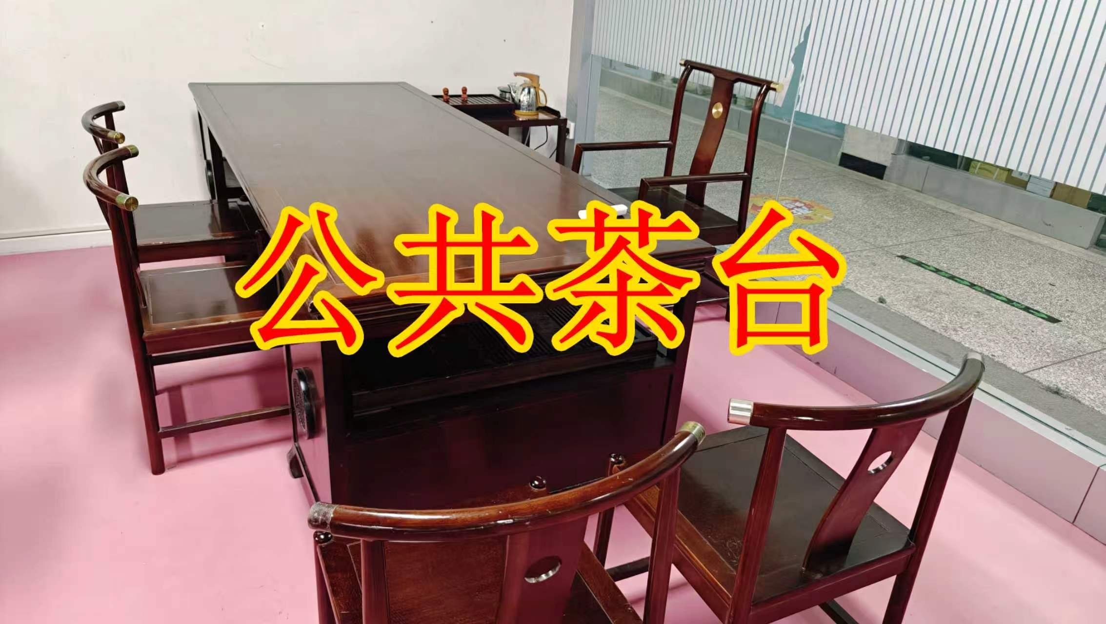吉安北街面积灵活：小面积办公室至大面积办公、经营空间均可选择； 部分房源可注册公司，满足企业办公需求； 商铺临街，具备上下水、用电等经营条件； 适合副食品、茶叶、酒水、百货、电商、培训、办公等多种行业。